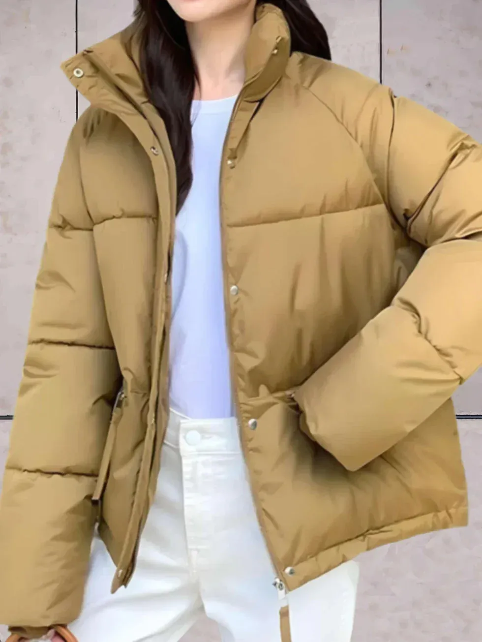 Dana parka featuring a stand-up collar and double closure