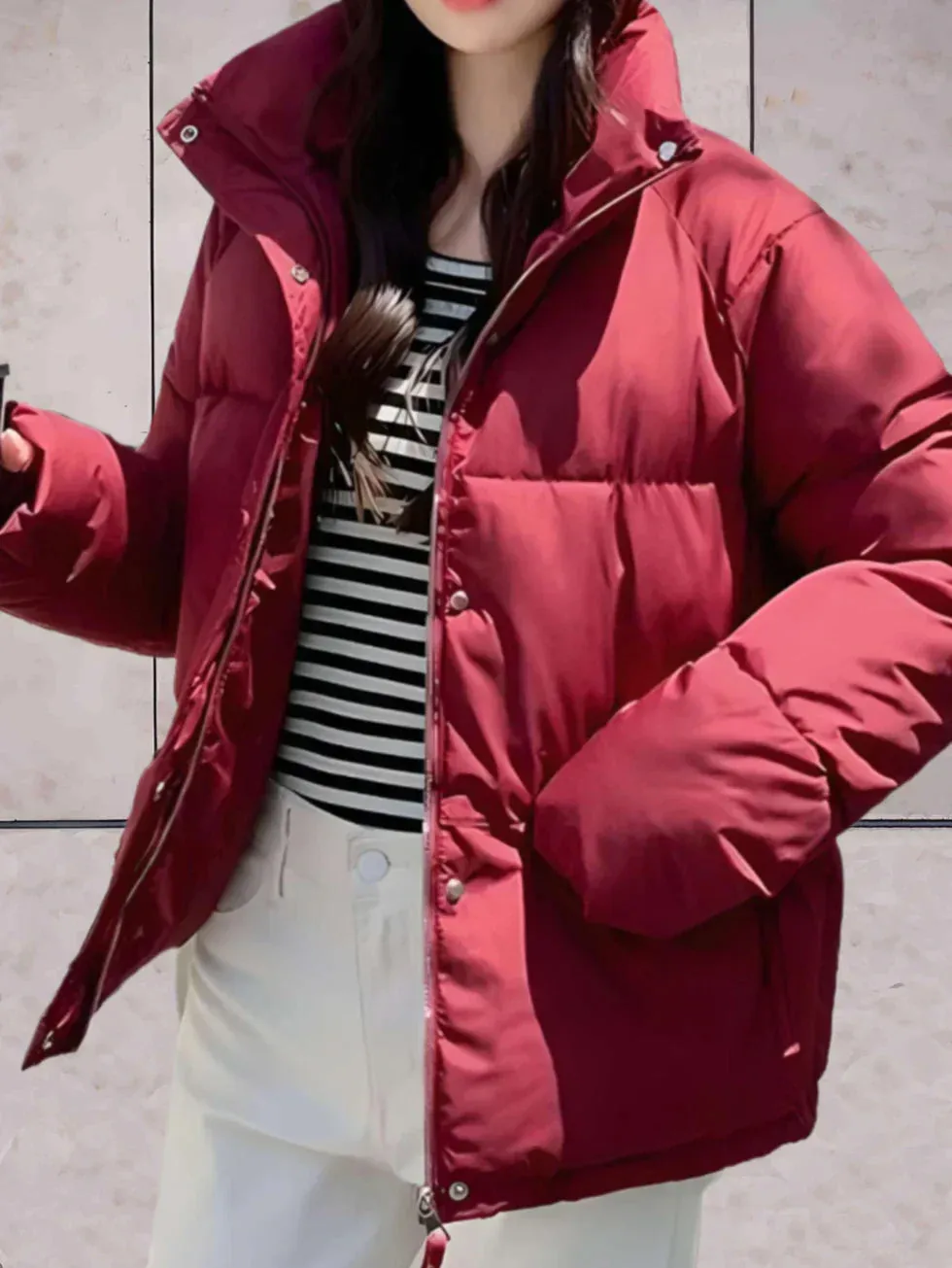 Dana parka featuring a stand-up collar and double closure