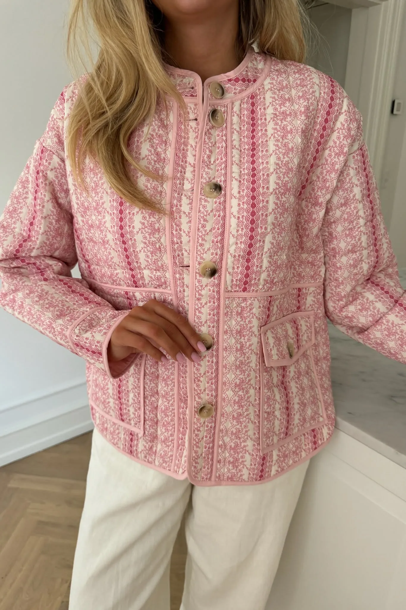 EmmyIC Quilted Jakke - Pink Blomsterprint