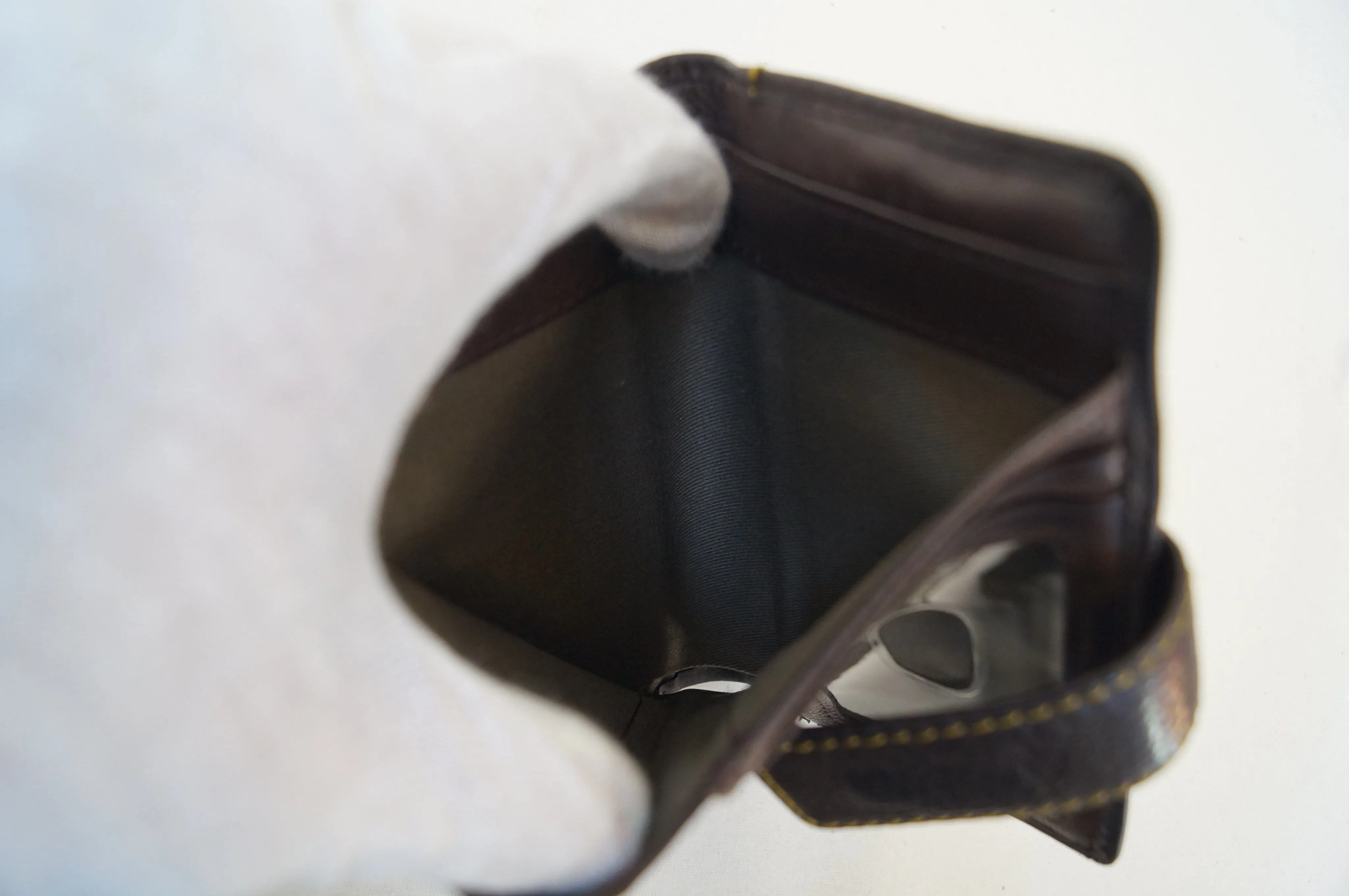FOSSIL  Dark Brown Leather Grape Applique Trifold Wallet