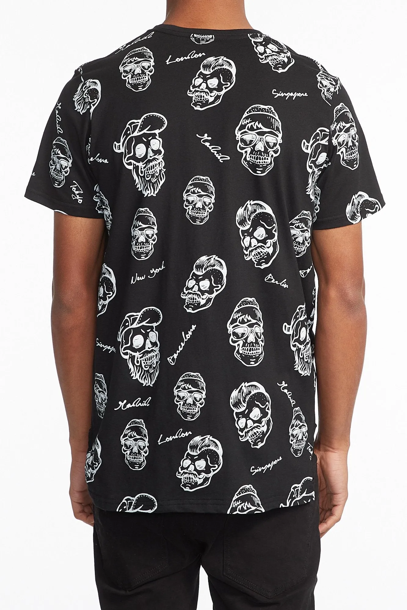 Guys Black Curved Hem Skull Graphic Tee
