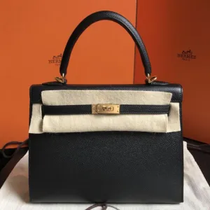 Hermès Kelly 25 Noir (Black) Epsom Gold Hardware GHW