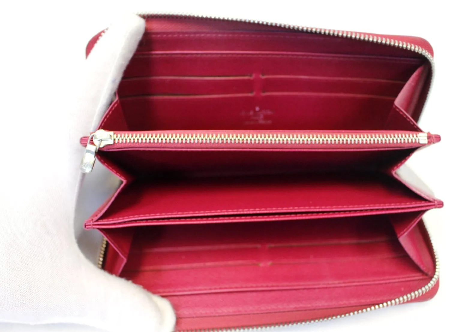 LOUIS VUITTON Epi Leather Fuchsia Zippy Wallet