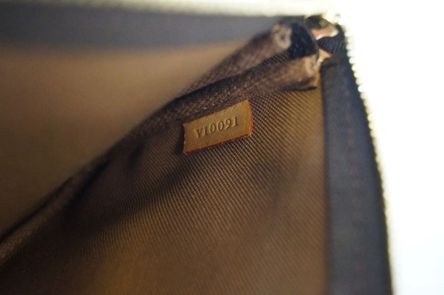 LOUIS VUITTON Monogram Canvas Pochette Accessories Pouch