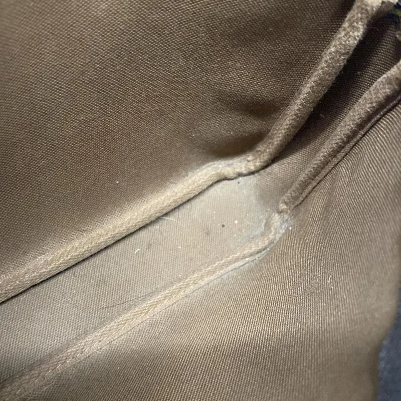LOUIS VUITTON Monogram Pochette Accessories  BJ0052