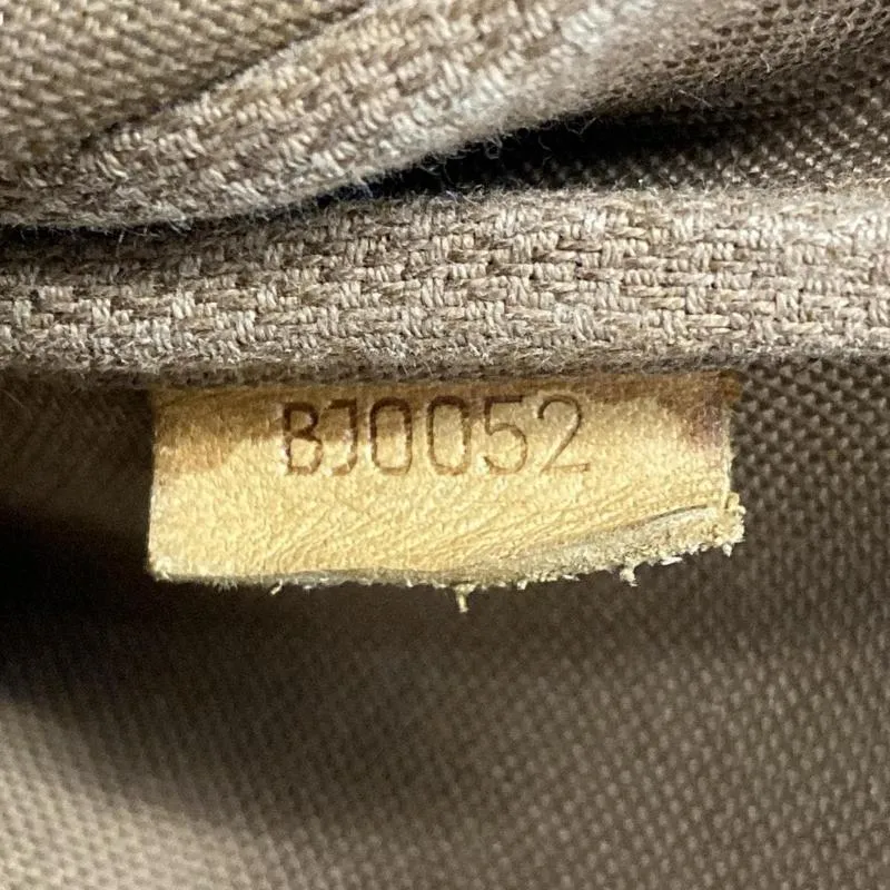 LOUIS VUITTON Monogram Pochette Accessories  BJ0052
