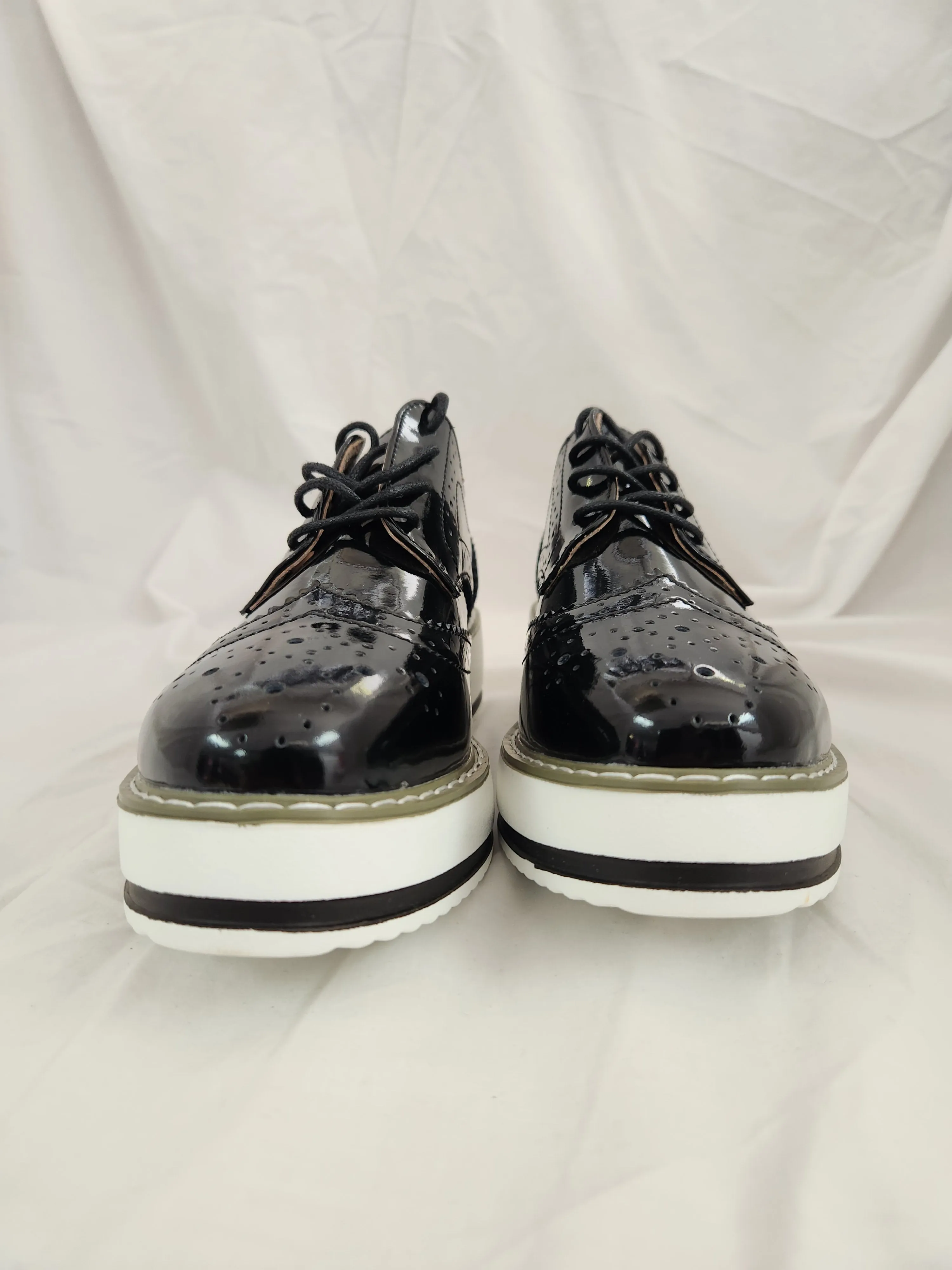 NWOB - DADAWEN Women's Black Platform Lace-Up Wingtips Square Toe Oxfords - Size: 40 (US 8)