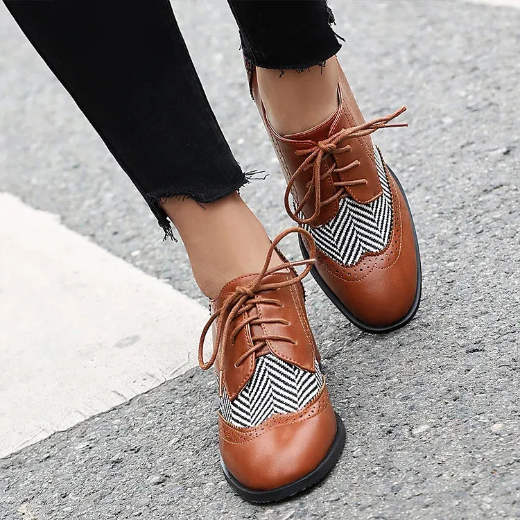 Scarpe Oxford brogue casual con punta tonda, lacci e tacco spesso 