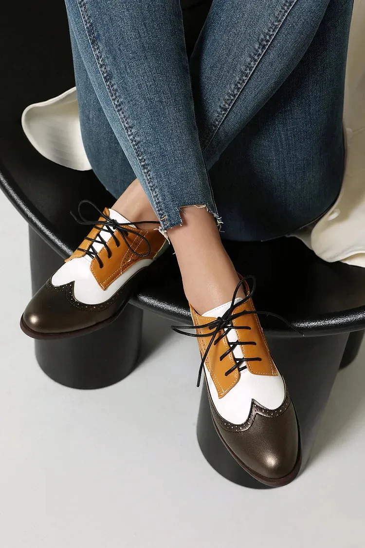 Scarpe Oxford Brogue con lacci e punta rotonda con tacco basso e blocco patchwork colorblock 