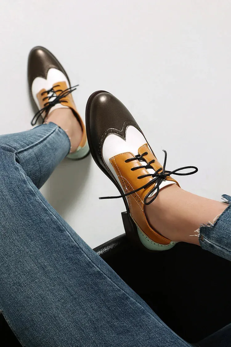 Scarpe Oxford Brogue con lacci e punta rotonda con tacco basso e blocco patchwork colorblock 