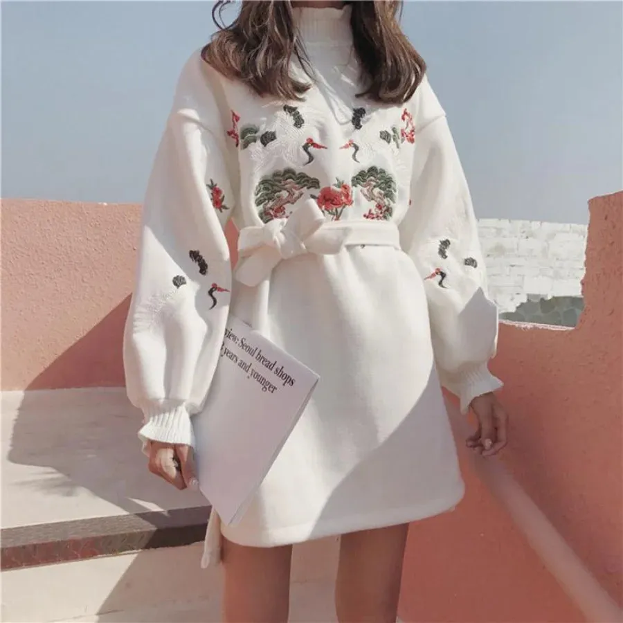 Sweet Frill Round Neck Crane Embroidery Tie Dress J40079