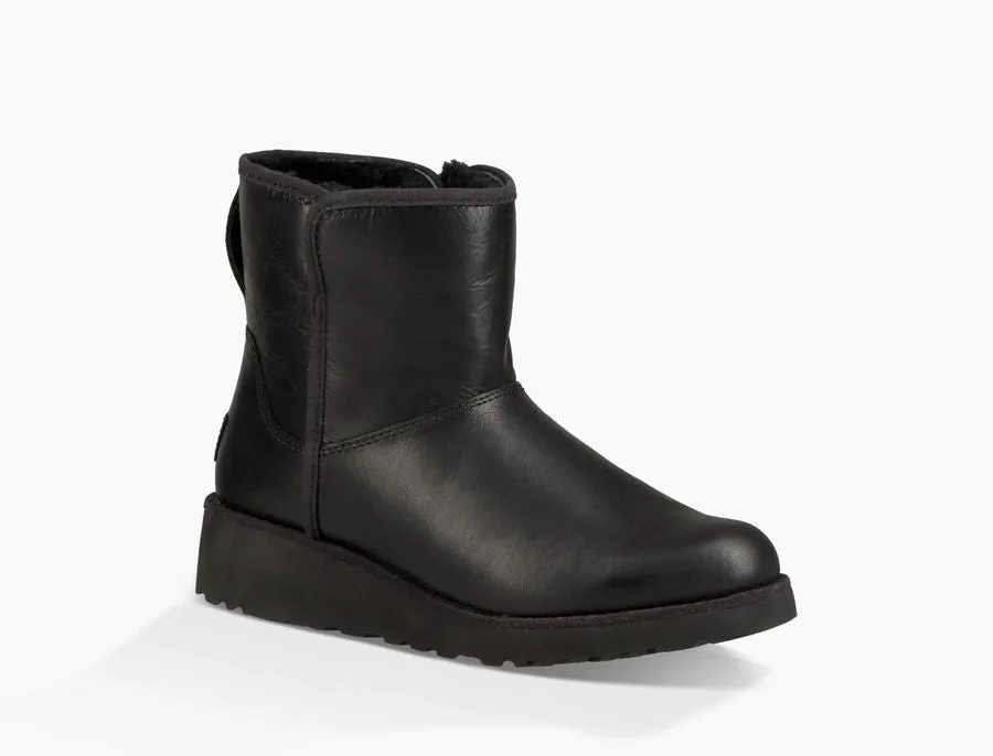 UGG Australia Women's Kristin Leather Classic Boot | Black