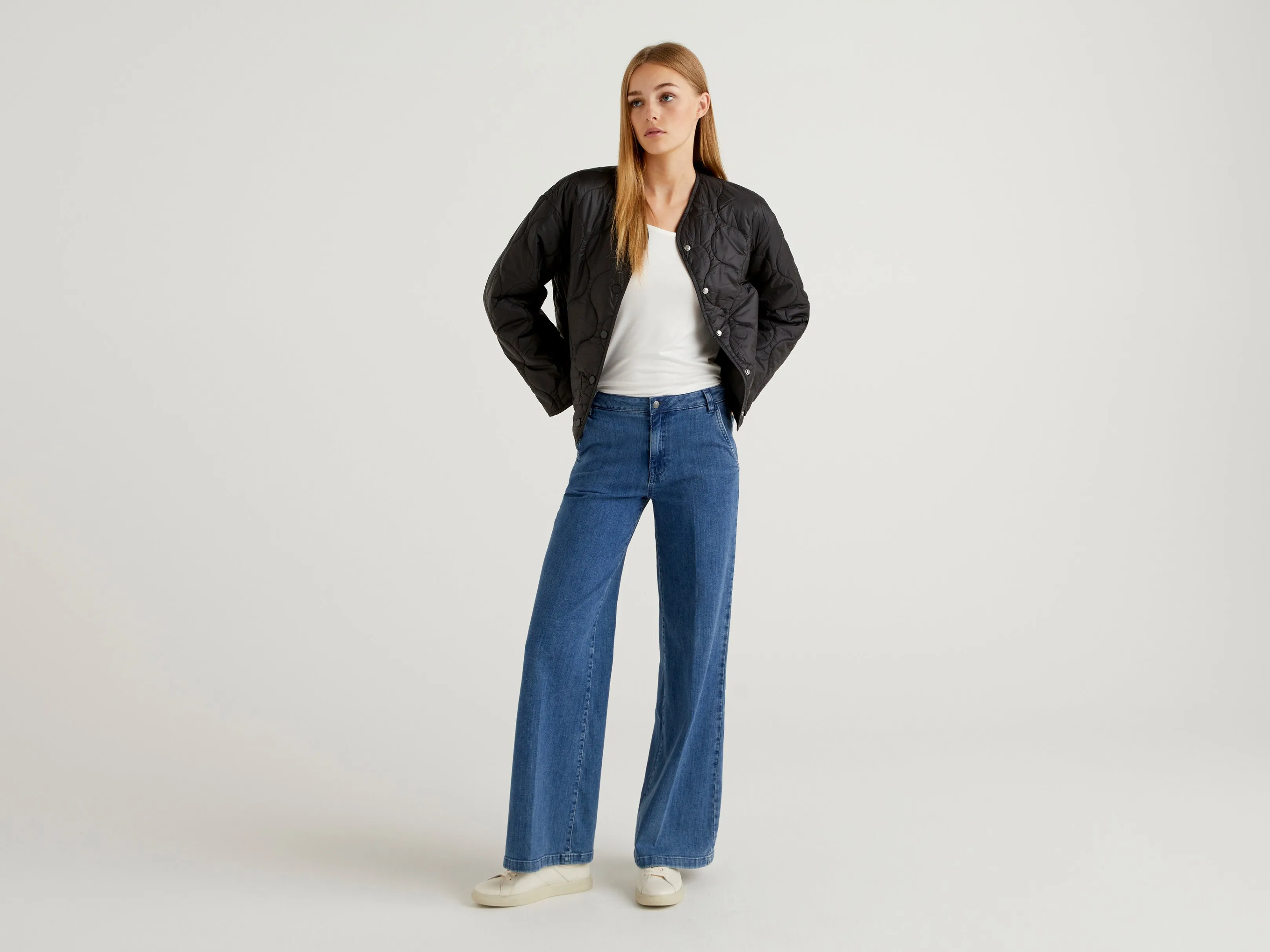 Womens Quilted Button Down V-Neck Jacket