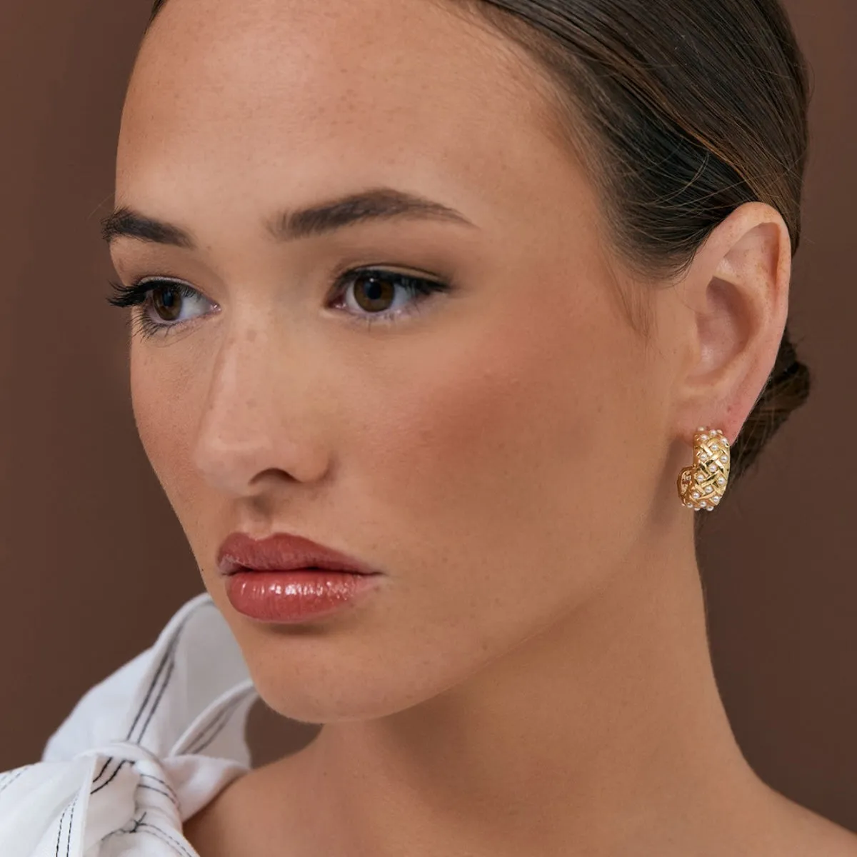 Woven Pearl Hoop Earrings (Gold)